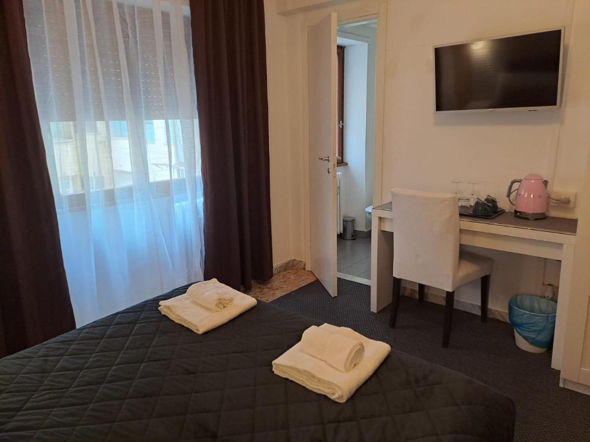 Готель In Roma Life Екстер'єр фото